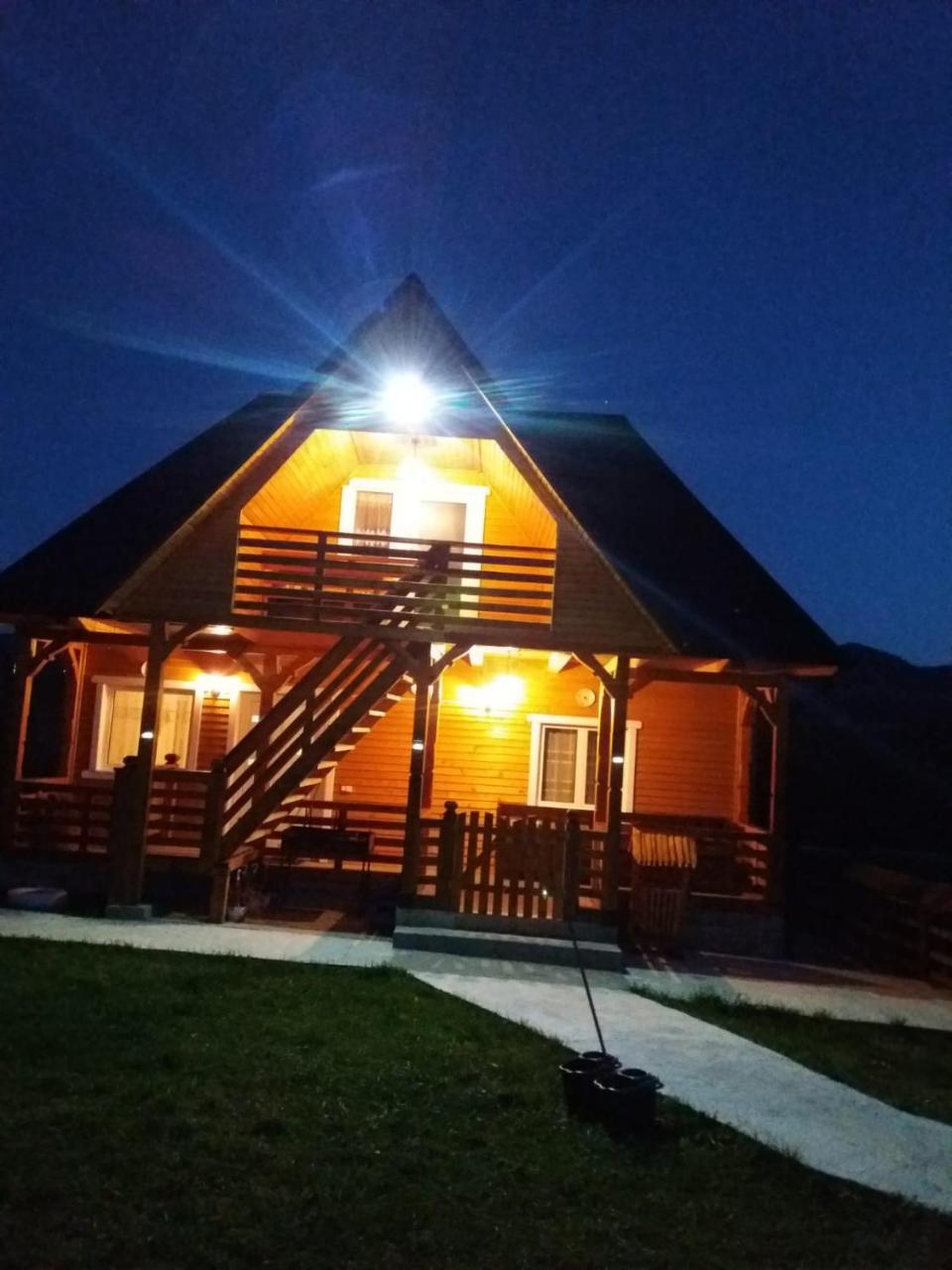 فيلا Casa Cupcea Budeşti المظهر الخارجي الصورة