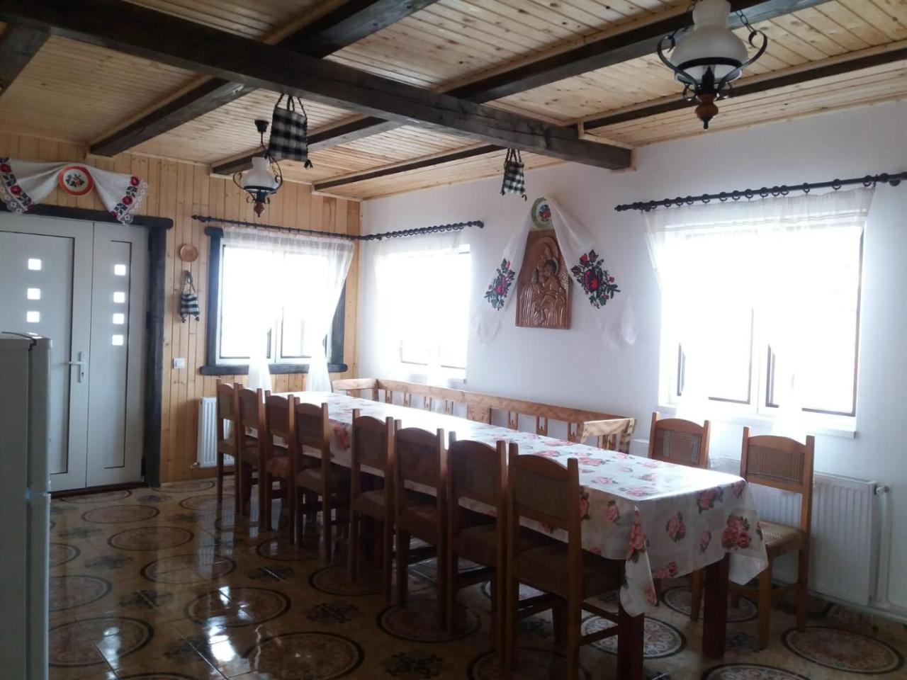 فيلا Casa Cupcea Budeşti المظهر الخارجي الصورة
