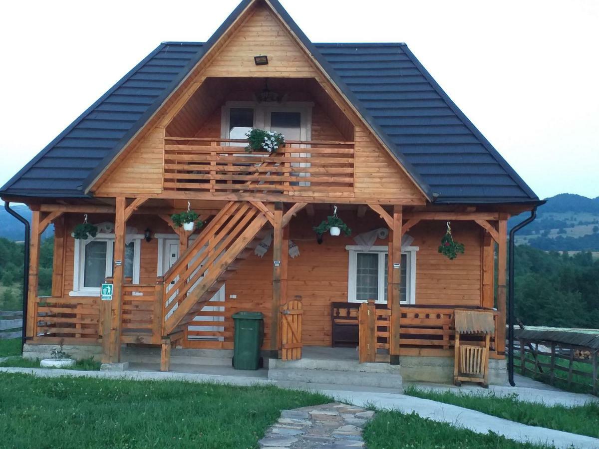 فيلا Casa Cupcea Budeşti المظهر الخارجي الصورة