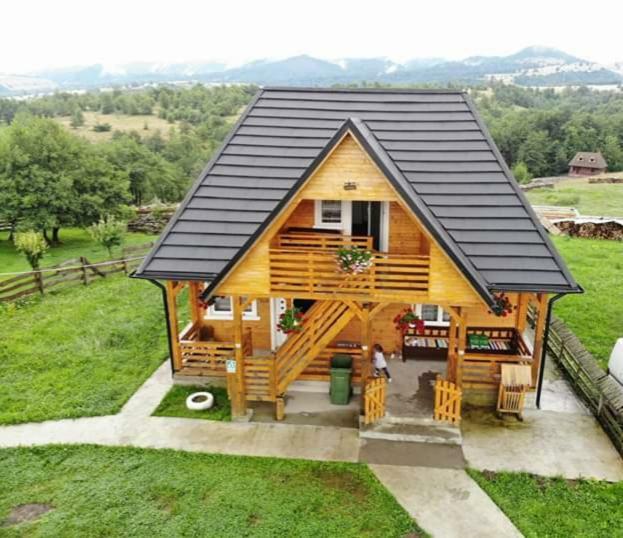 فيلا Casa Cupcea Budeşti الغرفة الصورة